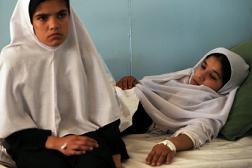 เด็กนักเรียนหญิงชาวอัฟกานิสถานถูกนำส่งโรงพยาบาล หลังต้องสงสัยว่าถูกแก๊สพิษ