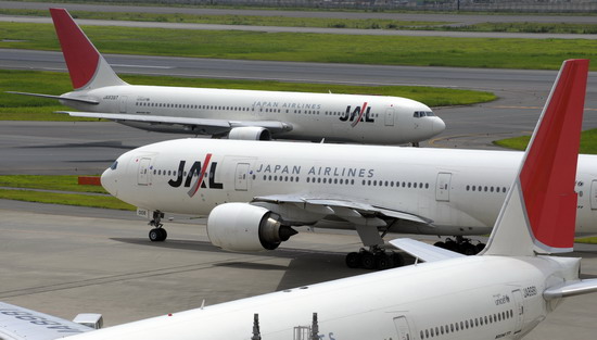 This photo was taken on August 7, 2009. In its cost-cutting efforts, JAL will expand code-sharing operations with budget carriers in Asia, replacing its less profitable flights for tourist destinations, such as Hawaii, Thailand and Indonesia, the Asahi daily reported. AFP Photo.
