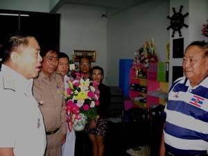 เพื่อนๆและลูกศิษย์ร่วมแสดงความยินดี กับ ส.ส. เขต 8 ชลบุรี  พรรคเพื่อไทย ที่ได้รับการเลือกตั้งครั้งนี้