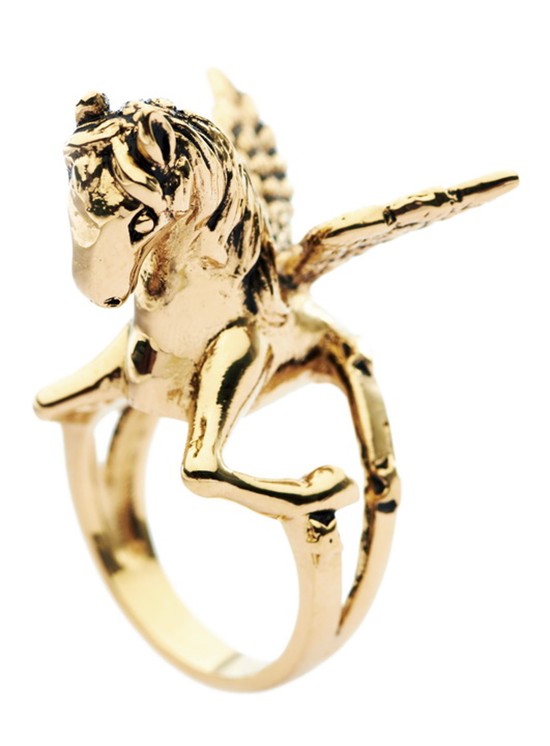 แหวนรุป เพกาซัส สีทอง ของ Matina Amanita for Sretsis