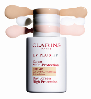 UV Plus HP Day Serum High Protection SPF 40 จาก Clarins  ขนาด 30 มล. ราคา 1,960 บาท 