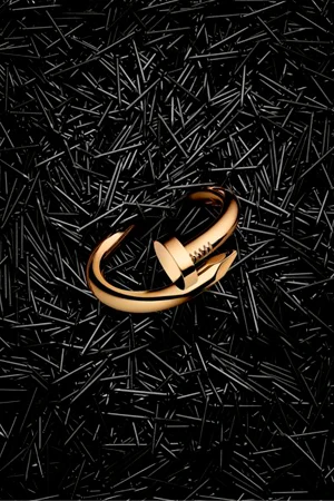 แหวนทำจากทองเยลโล่โกลด์ จาก คาร์เทียร์