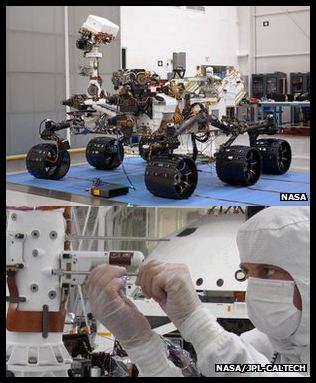 ภาพบนคือยานคิวริออซิตีก่อนถูกส่งไปดาวอังคาร ภาพแสดงอุปกรณที่ยื่นออกมา 2 แท่ง ซึ่งเป็นส่วนที่ติดตั้งเซนเซอร์วัดความเร็วลม (นาซา/บีบีซีนิวส์)