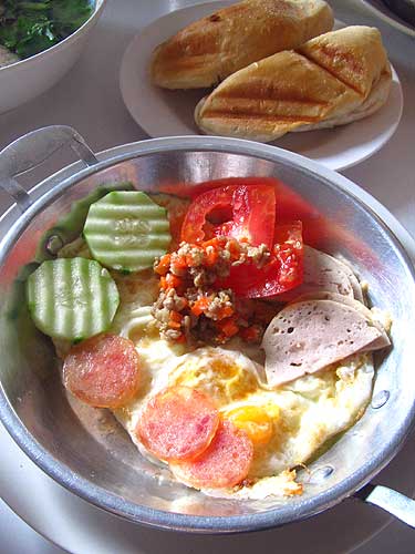 ไข่กระทะ อาหารเช้ายอดนิยมของคนอุดรธานี 