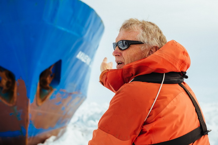 เกร็ก มอร์ติเมอร์ หัวหน้าคณะสำรวจทวีปแอนตาร์กติกา ซึ่งติดอยู่ในทวีปนี้มานานถึง 3 วัน 3 คืนแล้ว