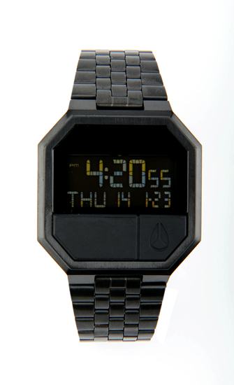 Nixon (นิกซอน): นาฬิกาข้อมือดิจิตอลสุดเท่จากร้าน The Selected ราคา 6,300 บาท 