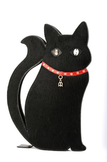 RougeRouge (รูจช์รูจช์): กระเป๋าคลัตช์รูปแมว สินค้า Absolute Siam ที่วางขายเฉพาะร้าน Another Alternative เท่านั้น ราคา 16,880 บาท