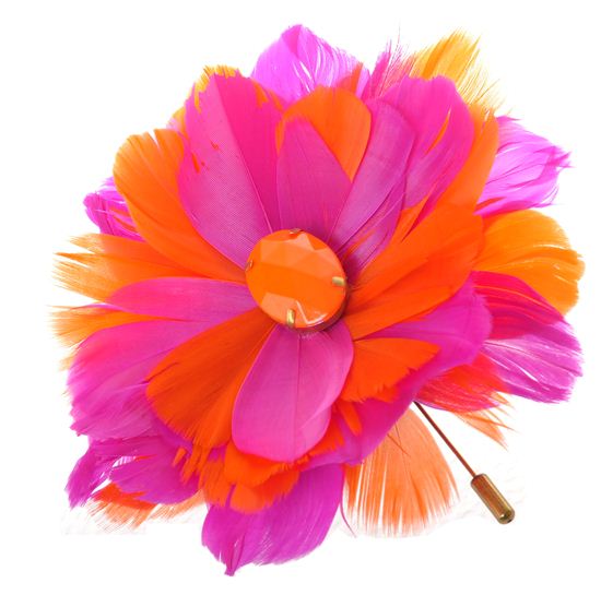 เข็มกลัดขนนกตกแต่งเป็นรูปดอกไม้สีสดใส (Absolute Siam) แบรนด์ Revival (รีไววอล) ราคา 1550 บาท 
