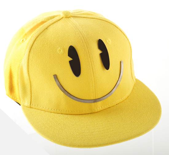 Activity One (แอคทิวิตี้ วัน) หมวกแก๊ปรูป Smiley Face จากร้าน The Wonder Room ราคา 1,990 บาท