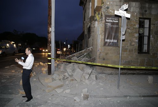 อาคาร “วินต์เนอร์ส คอลเลคทีฟ” ที่เป็นสถานทดสอบไวน์ ในเมืองนาปา มลรัฐแคลิฟอร์เนีย ได้รับความเสียหายจากแผ่นดินไหวความรุนแรง 6.0 ซึ่งเกิดขึ้นในตอนเช้ามืดวันอาทิตย์ (24)