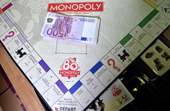 There cant be a Monopoly fan in the world who has not dreamed of one day playing a round with real money.