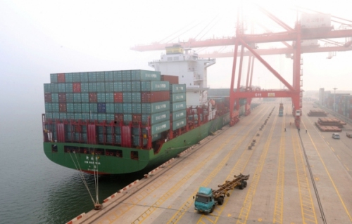 ท่าเรือขนส่งตู้คอนเทนเนอร์แห่งหนึ่งในประเทศจีน (ภาพ เอเอฟพี)
