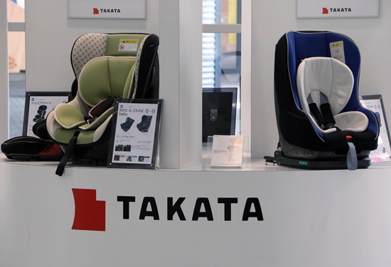 Japanese automaker Mazda said it Friday it was recalling another 1.6 million vehicles equipped with airbags at risk of injuring or killing passengers, bringing its global total to an estimated 2.02 million. -- Photo: AFP