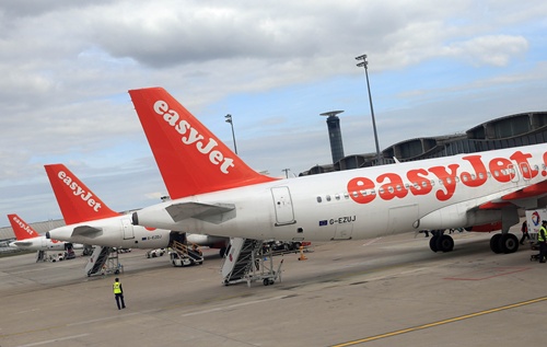 British no-frills airline Easyjet on Tuesday forecast a hike in annual profits as slumping oil prices slash the cost of jet fuel. -- Photo: AFP