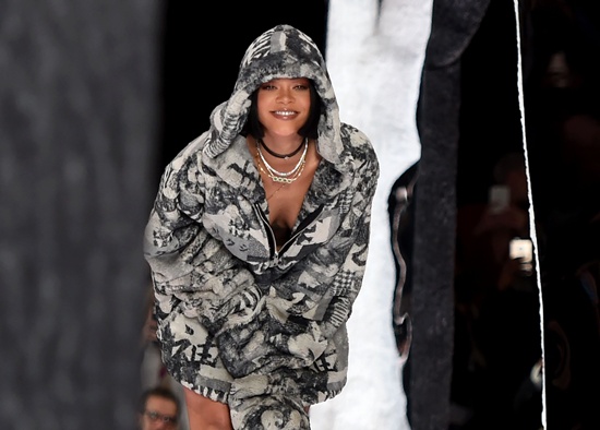 New York, State of New York: Rihanna takes a bow at the end of her show Fenty PUMA by Rihanna during the Fall 2016 New York Fashion Week in New York on February 12, 2016. AFP/Timothy A. Clary