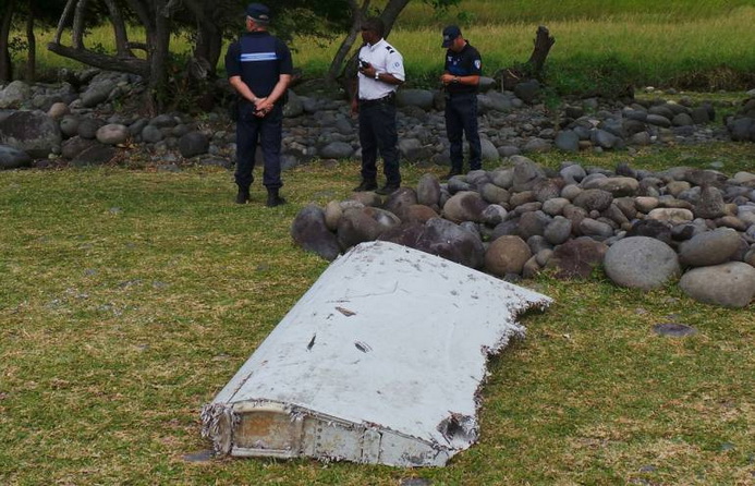 ชิ้นส่วน “แฟลบเพอรอน” (flaperon) ที่ได้รับการยืนยันว่ามาจาก MH370