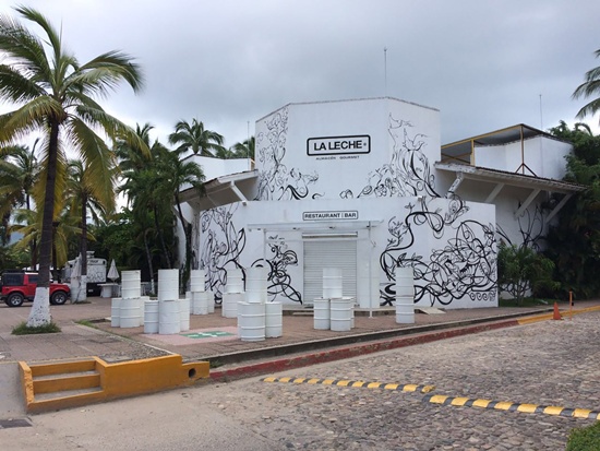 Puerto Vallarta, Jalisco, Mexico: View of a restaurant called La Leche (the milk) in Puerto Vallarta, in the western Mexican state of Jalisco, where a number of people were kidnapped on August 15, 2016. An armed commando kidnapped as many as 16 people who were in the bar of the La Leche restaurant in the hotel zone of the upscale Mexican resort of Puerto Vallarta, prosecutors said Monday in the state of Jalisco. AFP/STR