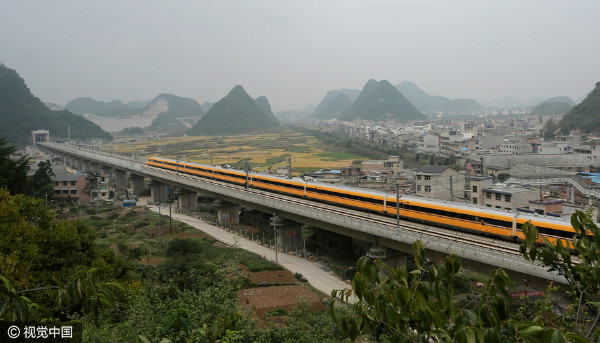สำนักงานการท่องเที่ยวคุนหมิงคาดว่า ตัวเลขนักท่องเที่ยวจะเพิ่มขึ้นราว 10.25 – 20 เปอร์เซ็นต์หลังรถไฟความเร็วสูงเริ่มเปิดให้บริการ (ภาพวีซีจี สื่อจีน)
