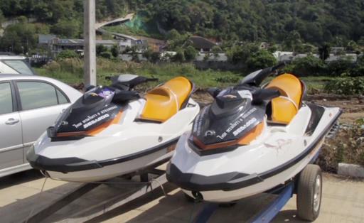 PHUKET, Thailand (AP) - A Thai court on Thursday gave a suspended one-year prison sentence to an Australian man whose girlfriend died when their personal watercraft collided at high speed off the southern resort island of Phuket. -- Photo: AP
