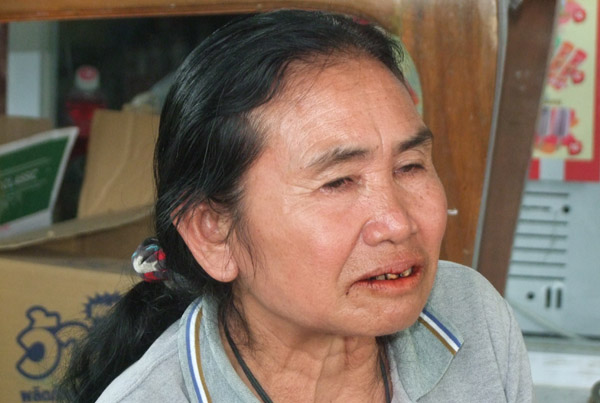 นางสง่า แสนประเสริฐ  อายุ 62 ปี ชาวบุรีรัมย์ 