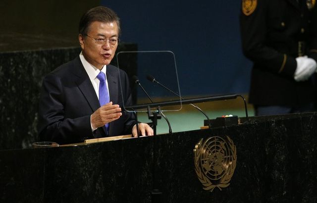 มุน แจ-อิน ประธนาธิบดีเกาหลีใต้ กล่าวปราศรัยต่อที่ประชุมสมัชชาใหญ่แห่งสหประชาชาติ ครั้งที่ 72 ในนิวยอร์ก เมื่อวันพฤหัสบดี(21ก.ย.) 