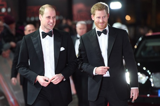 Britains Prince William (L), Duke of Cambridge and Prince Harry arrive for the European Premiere of Star Wars: The Last Jedi at the Royal Albert Hall in London on December 12, 2017. Eddie Mulholland/Pool/AFP