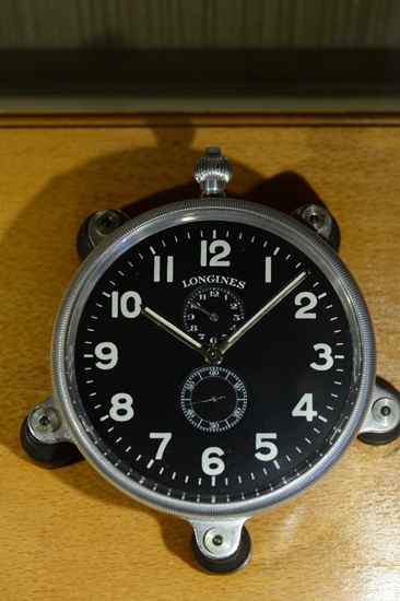 นาฬิกาแสดงพิกัดทางอากาศ ผลิตจากอะลูมิเนียม กลไกไขลาน (ค.ศ. 1933)