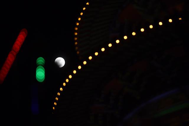 ดวงจันทร์ระหว่างเกิดจันทรุปราคาเต็มดวง ณ เมืองฉังชุน มณฑลจี๋หลิน เมื่อวันที่ 31 ม.ค. 2018 (ภาพ ซินหวา)