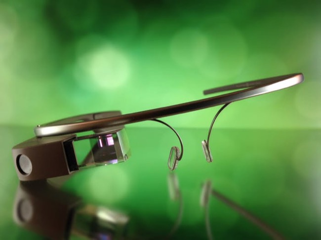 หน้าจอแสดงผลของ Vaunt ต่างกับ Google Glass ที่ใช้ปริซึม
