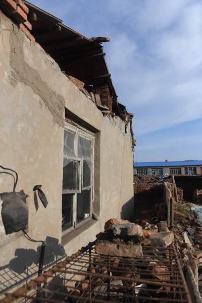 ภาพ 28 พ.ค.2018 บ้านเรือนที่เสียหายจากเหตุแผ่นดินไหวที่หมู่บ้านย่ามู่ถู่ เมืองซงหยวน มณฑลจี๋หลิน (ภาพ ซินหวา)