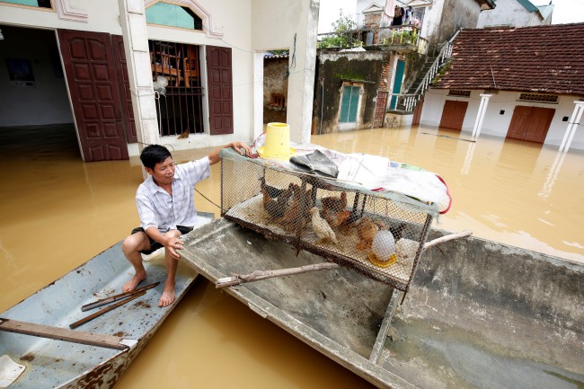 ยอดเหยื่อน้ำท่วมจากพายุเซินตีงในเวียดนามดับเพิ่มเป็น 27 ราย