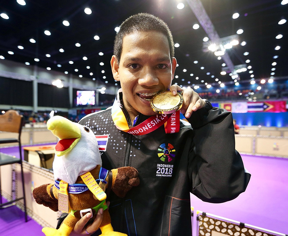 รุ่งโรจน์ ไทยนิยม นักปิงปองพาราไทย คว้าเหรียญทอง เทเบิ้ลเทนนิส คลาส 6 ให้ทัพนักกีฬาไทย 