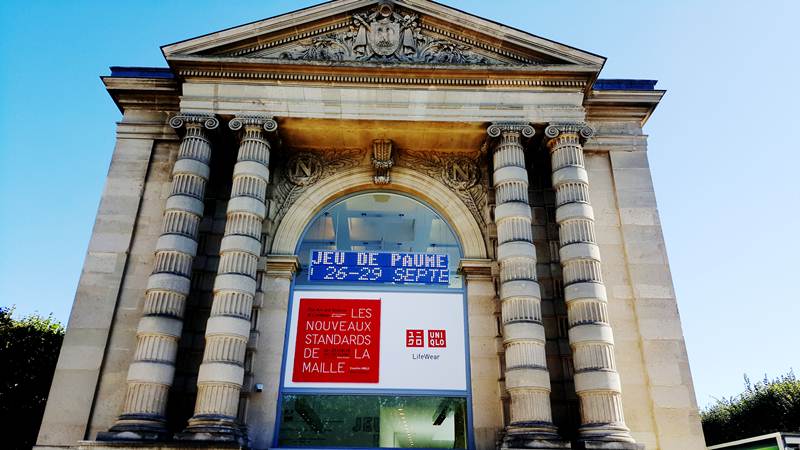 สถานที่การจัดงาน ณ ศูนย์ศิลปะ Galerie Nationale du Jeu de Paume