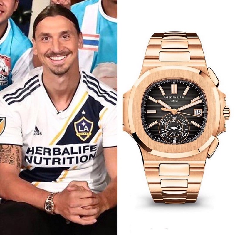 นักฟุตบอลดวงรุ่งพุ่งแรงอย่าง Zlatan Ibrahimovic นั้น มีคนเห็นว่าล่าสุดที่ย้ายไปอยู่  สโมสร LA Galaxy นั้นเขาใส่นาฬิกา  Patek Philippe รุ่น Nautilus 5980/1R สี Rose Gold 18k สนนราคาอยู่ที่ 100,000 $ หรือราว 3.1 ล้านบาท 