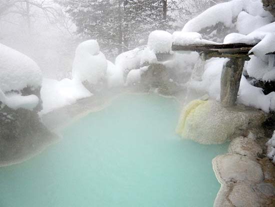 สถานที่อาบน้ำแร่เพื่อการรักษาโรค Shirahone Onsen, Nagano