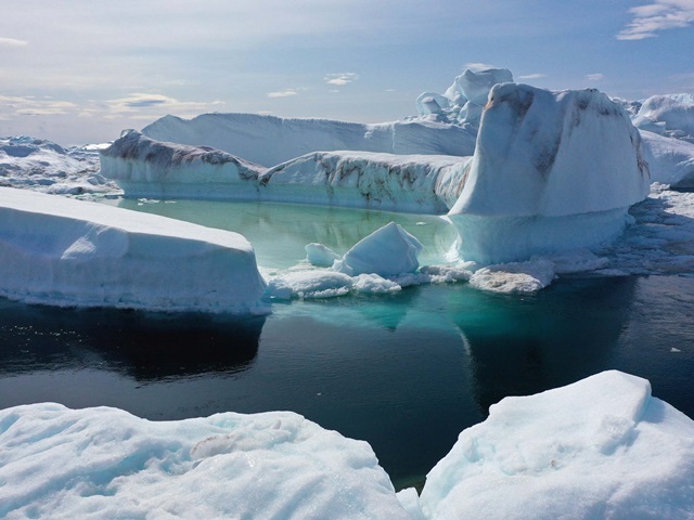 แผ่นน้ำแข็งของกรีนแลนด์ละลายเร็วมาก ทำให้ระดับน้ำทะเลทั่วโลกสูงขึ้น 0.5 มิลลิเมตร ในเวลาเพียงหนึ่งเดือน (เครดิตภาพ Independent )