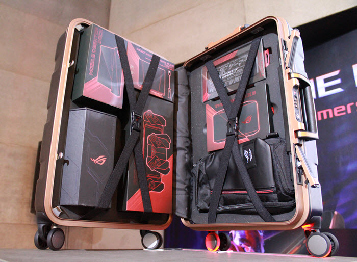 อุปกรณ์เสริมทุกชิ้นรวมอยู่ใน ROG Full Pack (Suitcase) ราคา 27,990 บาท