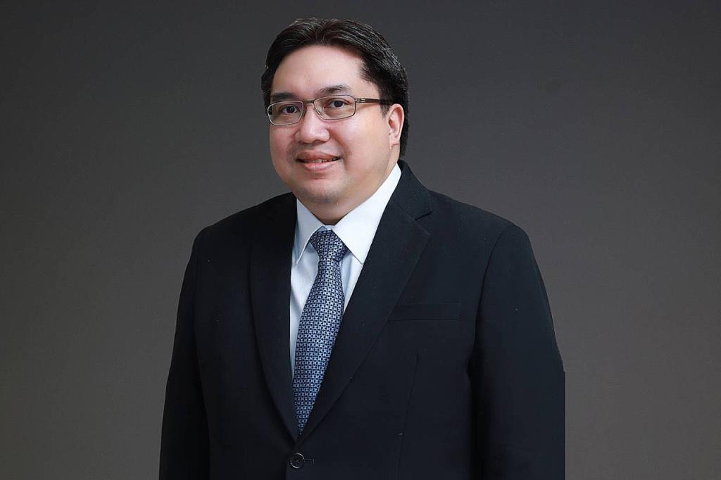 นายศรพล ตุลยะเสถียร รองผู้จัดการ หัวหน้าสายงานวางแผนกลยุทธ์องค์กร ตลาดหลักทรัพย์แห่งประเทศไทย