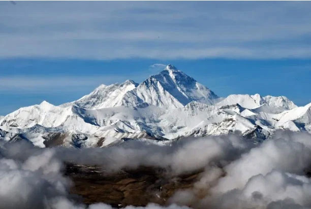 ยอดเขาเอเวอเรสต์ ยอดเขาที่สูงที่สุดในโลก