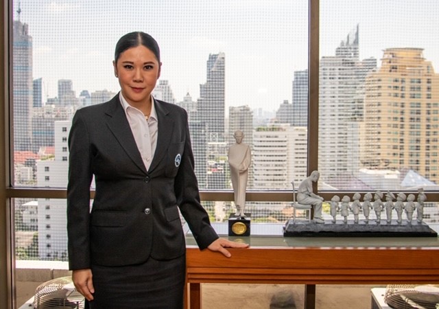 นางสาวฐาปนีย์ เกียรติไพบูลย์ รองผู้ว่าการด้านสินค้าและธุรกิจท่องเที่ยว การท่องเที่ยวแห่งประเทศไทย