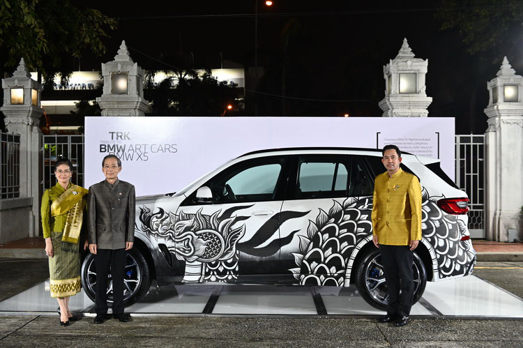 BMW ร่วมฉลอง 70 ปี ความสัมพันธ์ไทย-ลาว จัดแสดงงานศิลปะบนรถ BMW X5 ในงาน “โขงบ่กั้น โควิดบ่ใกล้ ๗๐ ปี ไทย – ลาว ฮักแพง แบ่งปัน และมั่นคง”