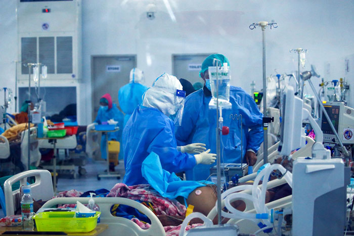 ห้อง ICU ในโรงพยาบาลแห่งหนึ่งในมัณฑะเลย์ ซึ่งกำลังรักษาผู้ป่วยโควิด-19 (ภาพจากกระทรวงสาธารณสุขและกีฬา)