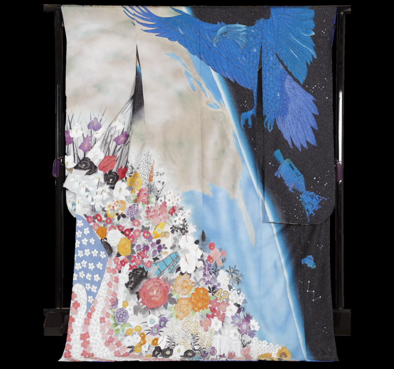 กิโมโนที่มีลวดลายนกอินทรี-สหรัฐอเมริกา (ภาพ : http://piow.jp/kimonoproject/kimonolist.html)