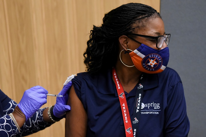 ข่าวดี!สหรัฐฯอ้าแขนต้อนรับนักเดินทางฉีดวัคซีนโควิด-19สูตรไขว้