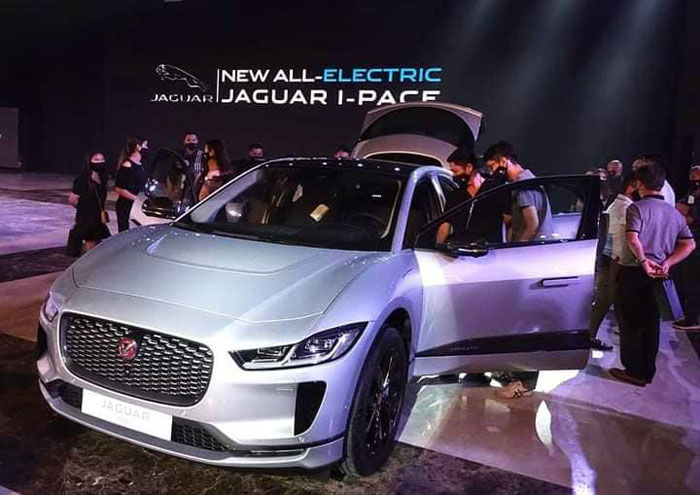 การเปิดตัวรถ Jaguar I-PACE อย่างยิ่งใหญ่ในลาว เมื่อปลายเดือนสิงหาคม ท่ามกลางความเงียบเหงาทางธุรกิจจากการระบาดของโควิด-19
