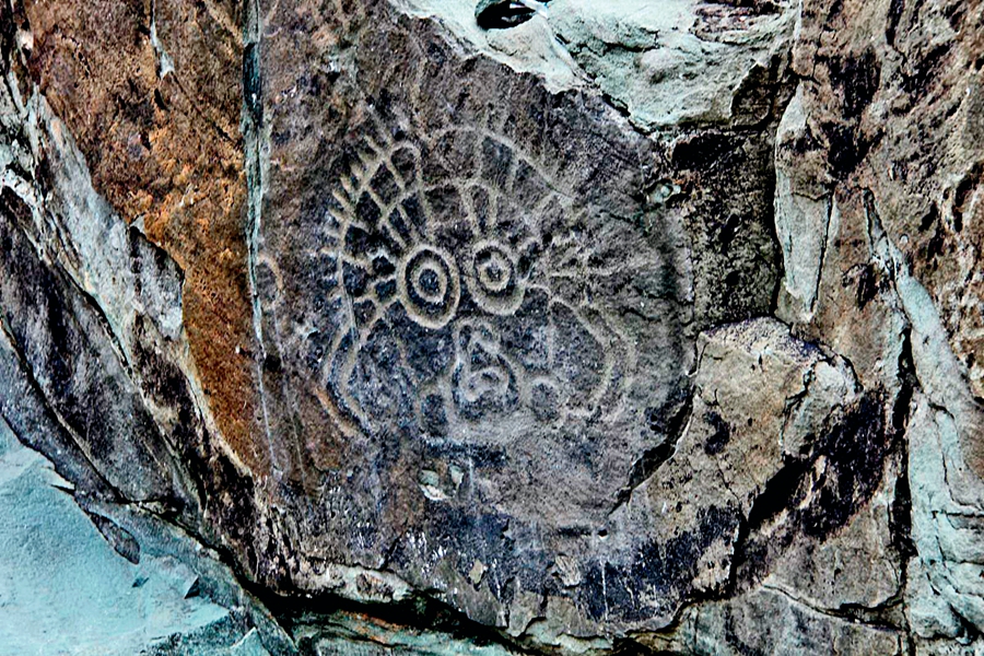 ภาพเขียนสีแผ่นหินบนเทือกเขา “เหอหลาน” ที่พบก่อนหน้า – ไชน่าทูเดย์ 