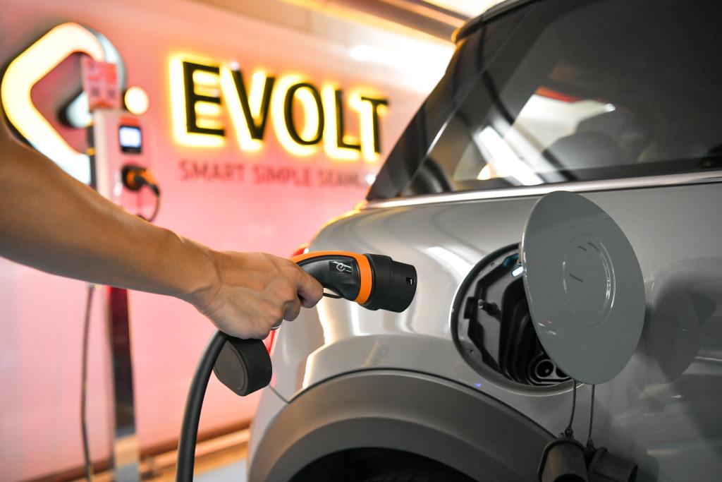 BMW จับมือ อีโวลท์ ขยายเครือข่ายสถานีชาร์จรถยนต์ไฟฟ้า สำหรับลูกค้า BMW- มินิ ชำระเงินค่าชาร์จผ่านแอปพลิเคชั่น EVolt