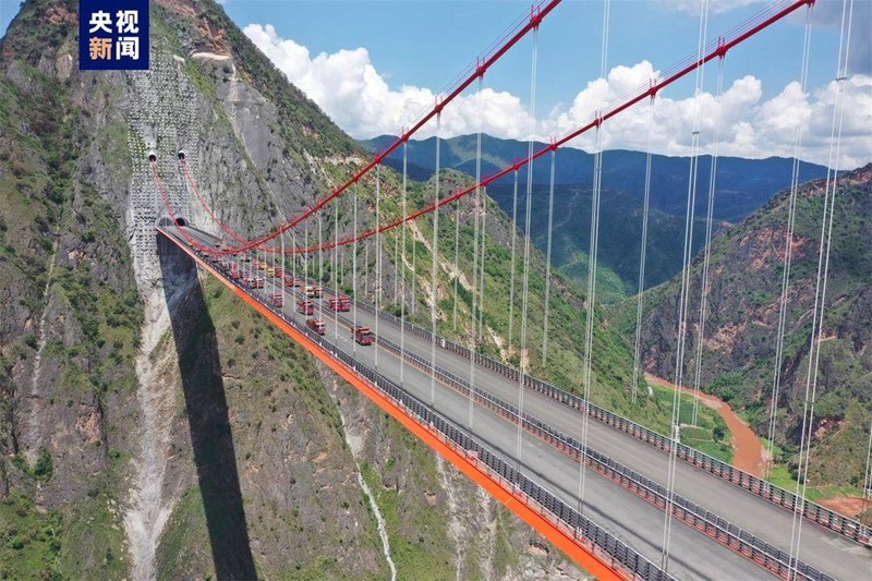 สะพานแขวนหอคอยเดี่ยวยาวสุดในโลกในยูนนาน ผ่านการทดสอบแล้ว ช่วยปรับปรุงเส้นทางสู่เอเชียใต้