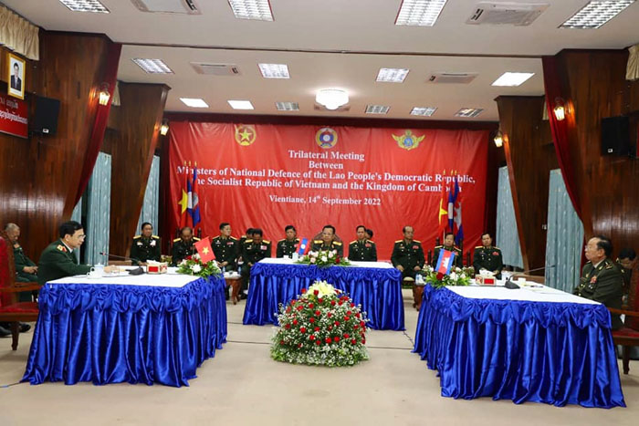 การประชุมของรัฐมนตรีกลาโหม ลาว เวียดนาม และกัมพูชา พร้อมทีมงาน