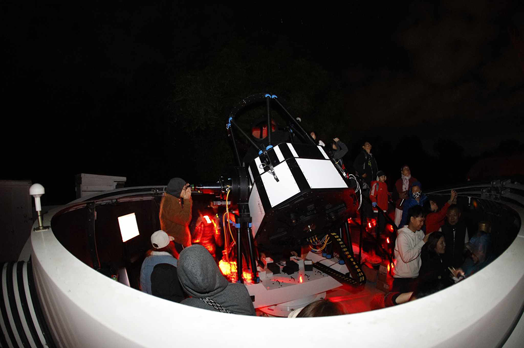 The diameter of the telescope is 1 meter 